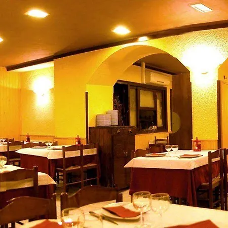 Les Collades Hostel *