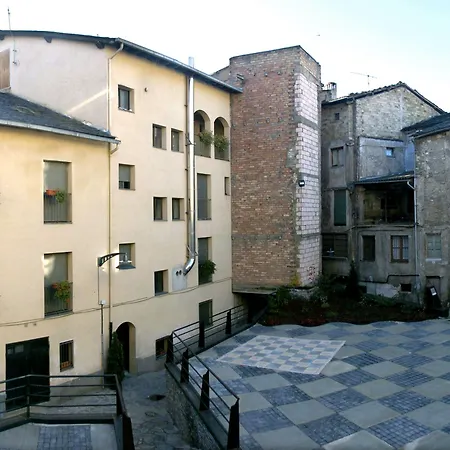 Les Collades Hostel *