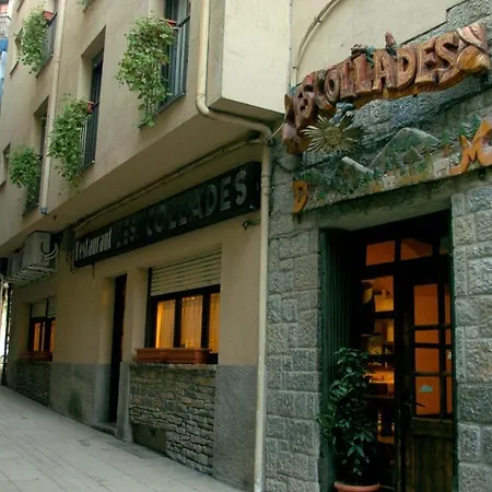 Les Collades Hostel *