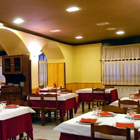 Les Collades Hostel Sort