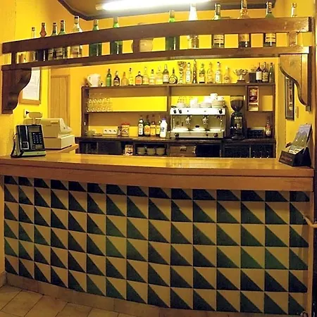 Les Collades Hostal *