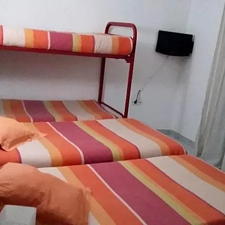 Les Collades Hostal *